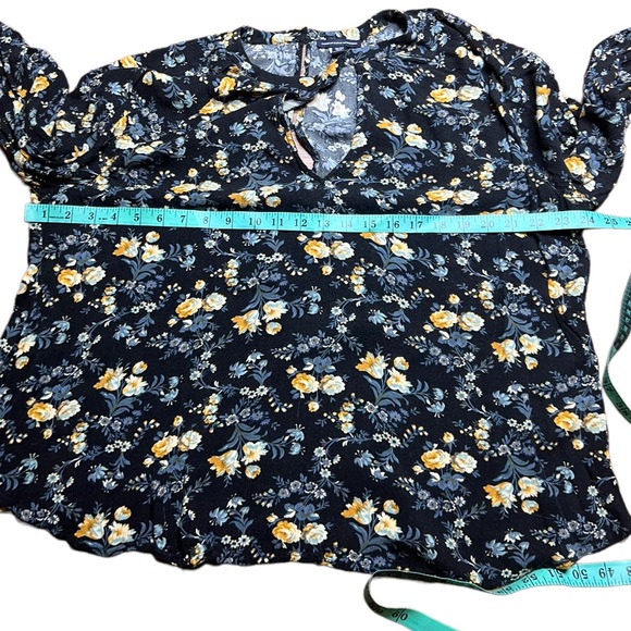 American Eagle Floral Keyhole Peasant Top size XL - Picture 13 of 16